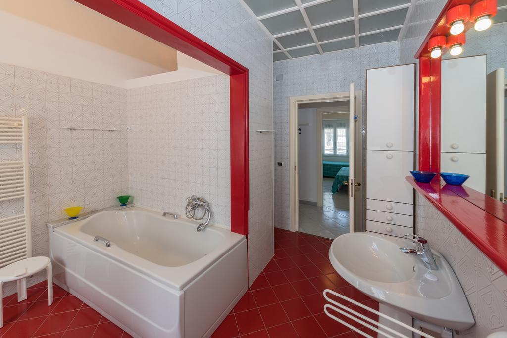 Domitilla House Finale Ligure Bagian luar foto